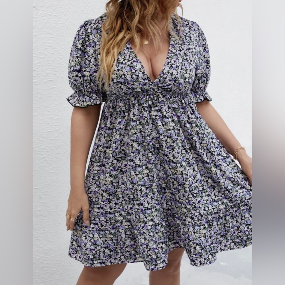 Plus Ditsy Floral Surplice Plunging, Purple Flower Print, Puffy Sleeves